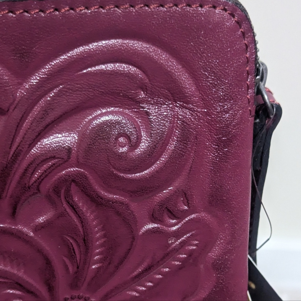 Patricia Nash Cassini Tooled Floral Embossed Clutch Wristlet Magenta - Picture 4 of 16